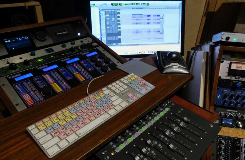 Kat Moore recording session using Royer R 12V mics.